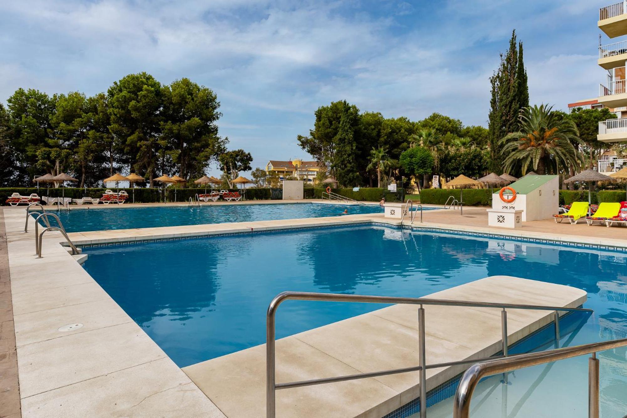 Blonzu Angola Apartment Benalmadena Ngoại thất bức ảnh